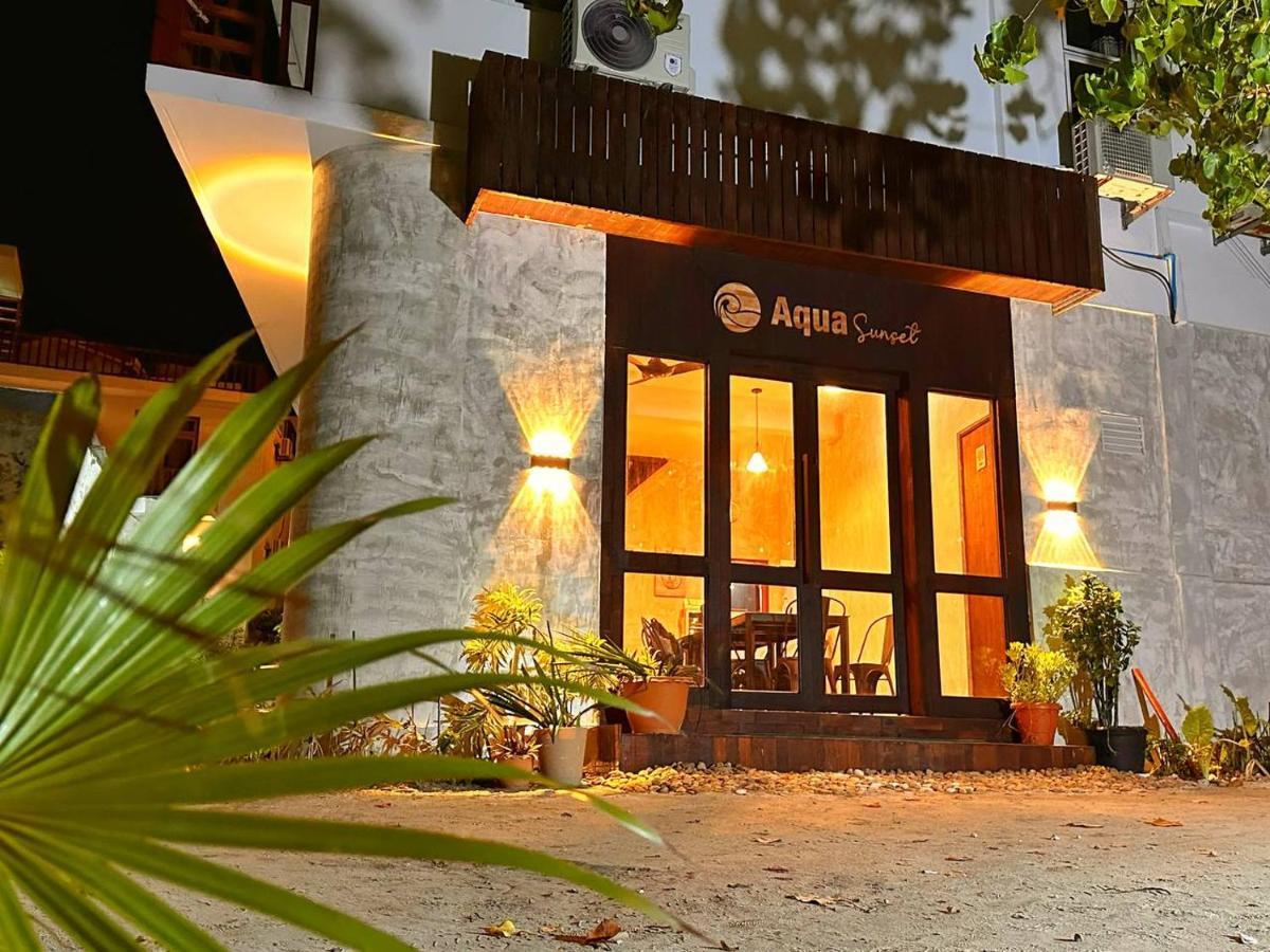 Aqua Sunset Hotel Gulhi Bagian luar foto
