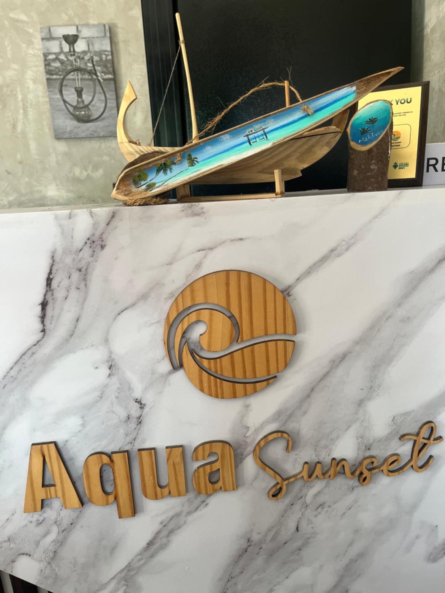 Aqua Sunset Hotel Gulhi Bagian luar foto